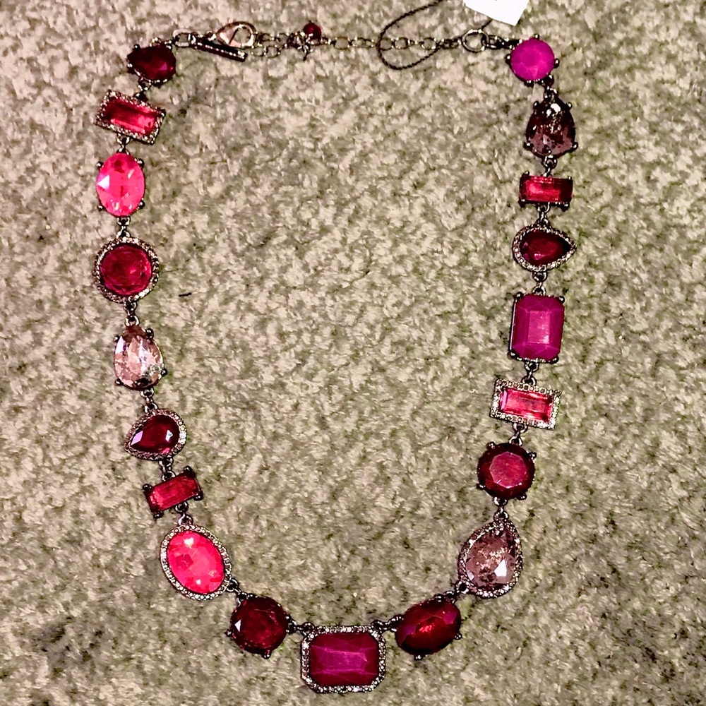 GEOMETRIC RED STONES NECKLACE